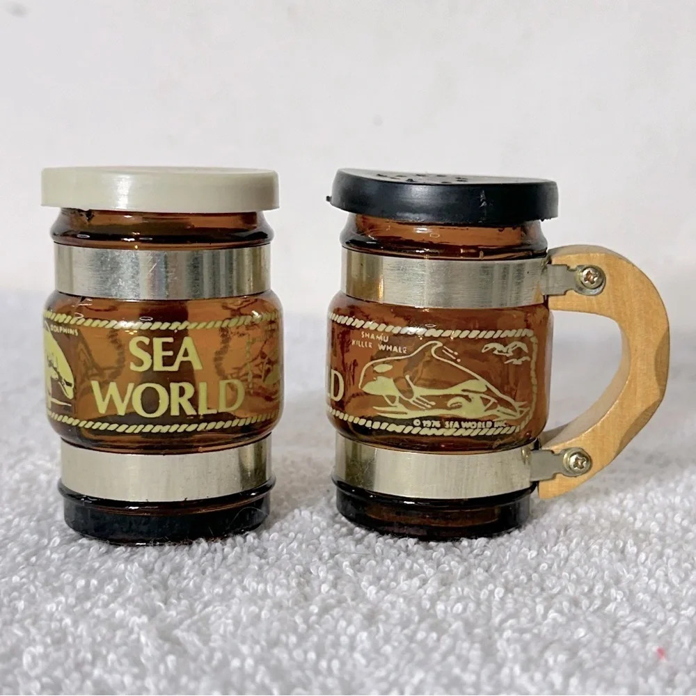 Vintage Sea World Tiny Beer Mug  Salt & Pepper Shakers